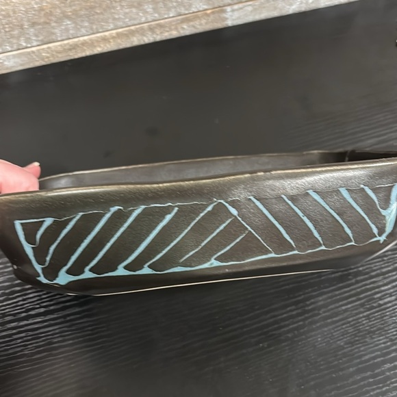 Studio pottery made casserole dish - Picture 3 of 9